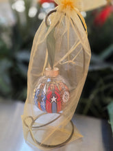 Load image into Gallery viewer, Reyes Magos  incluye stand de 9&quot;
